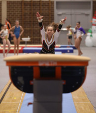 2023-12-09 Warm-up Women Benjamines and Jeunes Espoirs Balance beam Vault at CGC Bettembourg 2023 (Martin Rulsch) 09