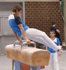 2023-12-10 Warm-up Men Jeunes Espoirs and Open Pommel horse at CGC Bettembourg 2023 (Martin Rulsch) 02