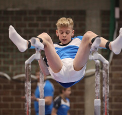 2023-12-10 Warm-up Men Jeunes Espoirs and Open Parallel bars at CGC Bettembourg 2023 (Martin Rulsch) 094