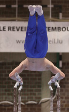 2023-12-10 Warm-up Men Jeunes Espoirs and Open Parallel bars at CGC Bettembourg 2023 (Martin Rulsch) 025