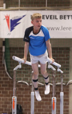 2023-12-10 Warm-up Men Jeunes Espoirs and Open Parallel bars at CGC Bettembourg 2023 (Martin Rulsch) 009