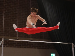2023-12-10 Warm-up Men Jeunes Espoirs and Open Horizontal bar at CGC Bettembourg 2023 (Martin Rulsch) 005