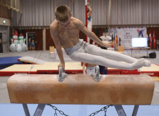 2023-12-10 Warm-up Men Poussines, Benjamines and Minimes Pommel horse at CGC Bettembourg 2023 (Martin Rulsch) 095