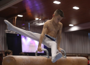 2023-12-10 Warm-up Men Poussines, Benjamines and Minimes Pommel horse at CGC Bettembourg 2023 (Martin Rulsch) 067