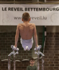 2023-12-10 Warm-up Men Poussines, Benjamines and Minimes Parallel bars at CGC Bettembourg 2023 (Martin Rulsch) 132