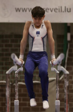 2023-12-10 Warm-up Men Poussines, Benjamines and Minimes Parallel bars at CGC Bettembourg 2023 (Martin Rulsch) 121