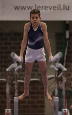 2023-12-10 Warm-up Men Poussines, Benjamines and Minimes Parallel bars at CGC Bettembourg 2023 (Martin Rulsch) 105