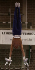 2023-12-10 Warm-up Men Poussines, Benjamines and Minimes Parallel bars at CGC Bettembourg 2023 (Martin Rulsch) 079