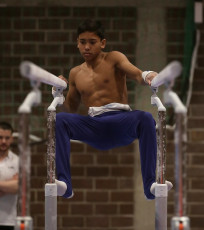 2023-12-10 Warm-up Men Poussines, Benjamines and Minimes Parallel bars at CGC Bettembourg 2023 (Martin Rulsch) 072