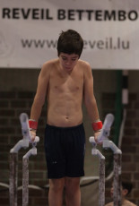 2023-12-10 Warm-up Men Poussines, Benjamines and Minimes Parallel bars at CGC Bettembourg 2023 (Martin Rulsch) 026