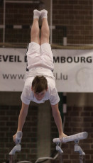 2023-12-10 Warm-up Men Poussines, Benjamines and Minimes Parallel bars at CGC Bettembourg 2023 (Martin Rulsch) 015