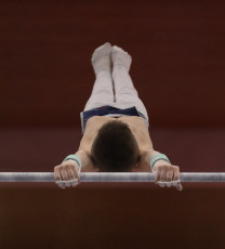 2023-12-10 Warm-up Men Poussines, Benjamines and Minimes Horizontal bar at CGC Bettembourg 2023 (Martin Rulsch) 105