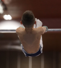 2023-12-10 Warm-up Men Poussines, Benjamines and Minimes Horizontal bar at CGC Bettembourg 2023 (Martin Rulsch) 100