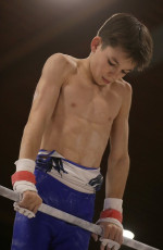 2023-12-10 Warm-up Men Poussines, Benjamines and Minimes Horizontal bar at CGC Bettembourg 2023 (Martin Rulsch) 079