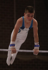 2023-12-10 Warm-up Men Poussines, Benjamines and Minimes Horizontal bar at CGC Bettembourg 2023 (Martin Rulsch) 007