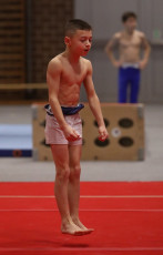 2023-12-10 Warm-up Men Poussines, Benjamines and Minimes Floor exercise at CGC Bettembourg 2023 (Martin Rulsch) 052
