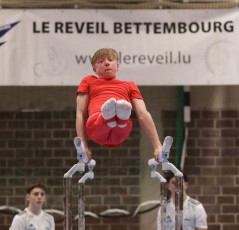 2023-12-10 Warm-up Men Jeunes Espoirs and Open Parallel bars at CGC Bettembourg 2023 (Martin Rulsch) 019