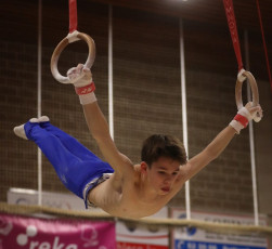 2023-12-10 Warm-up Men Poussines, Benjamines and Minimes Still rings at CGC Bettembourg 2023 (Martin Rulsch) 024