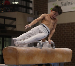2023-12-10 Warm-up Men Poussines, Benjamines and Minimes Pommel horse at CGC Bettembourg 2023 (Martin Rulsch) 046