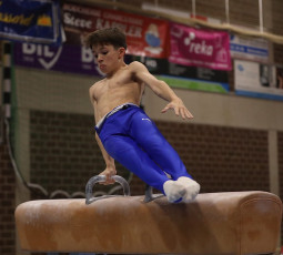 2023-12-10 Warm-up Men Poussines, Benjamines and Minimes Pommel horse at CGC Bettembourg 2023 (Martin Rulsch) 004