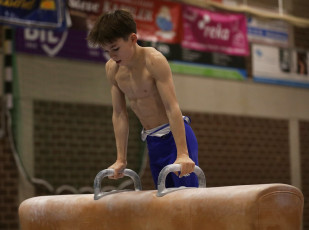 2023-12-10 Warm-up Men Poussines, Benjamines and Minimes Pommel horse at CGC Bettembourg 2023 (Martin Rulsch) 002