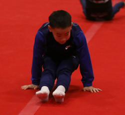 2023-12-10 Warm-up Men Poussines, Benjamines and Minimes Floor exercise at CGC Bettembourg 2023 (Martin Rulsch) 008