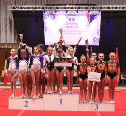 2023-12-09 Victory ceremony Women at CGC Bettembourg 2023 (Martin Rulsch) 18