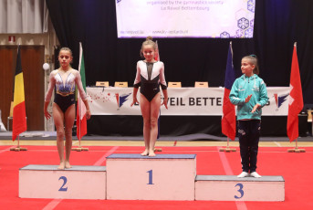 2023-12-09 Victory ceremony Women at CGC Bettembourg 2023 (Martin Rulsch) 04