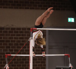 2023-12-09 Competition Women Benjamines and Jeunes Espoirs Uneven bars at CGC Bettembourg 2023 (Martin Rulsch) 004