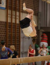 2023-12-09 Warm-up Women Poussines and Open Balance beam at CGC Bettembourg 2023 (Martin Rulsch) 239