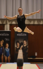 2023-12-09 Warm-up Women Poussines and Open Balance beam at CGC Bettembourg 2023 (Martin Rulsch) 064