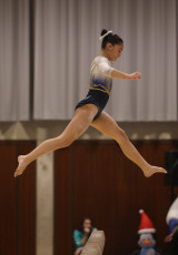 2023-12-09 Warm-up Women Poussines and Open Balance beam at CGC Bettembourg 2023 (Martin Rulsch) 159