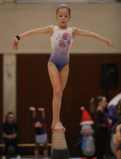 2023-12-09 Warm-up Women Benjamines and Jeunes Espoirs Balance beam Balance beam at CGC Bettembourg 2023 (Martin Rulsch) 013